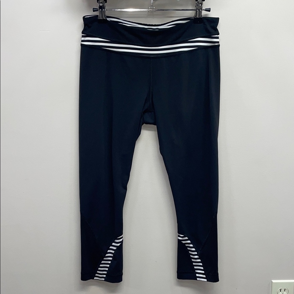 Lululemon Run Inspire Crop II Black Classic Stripe Black White 8